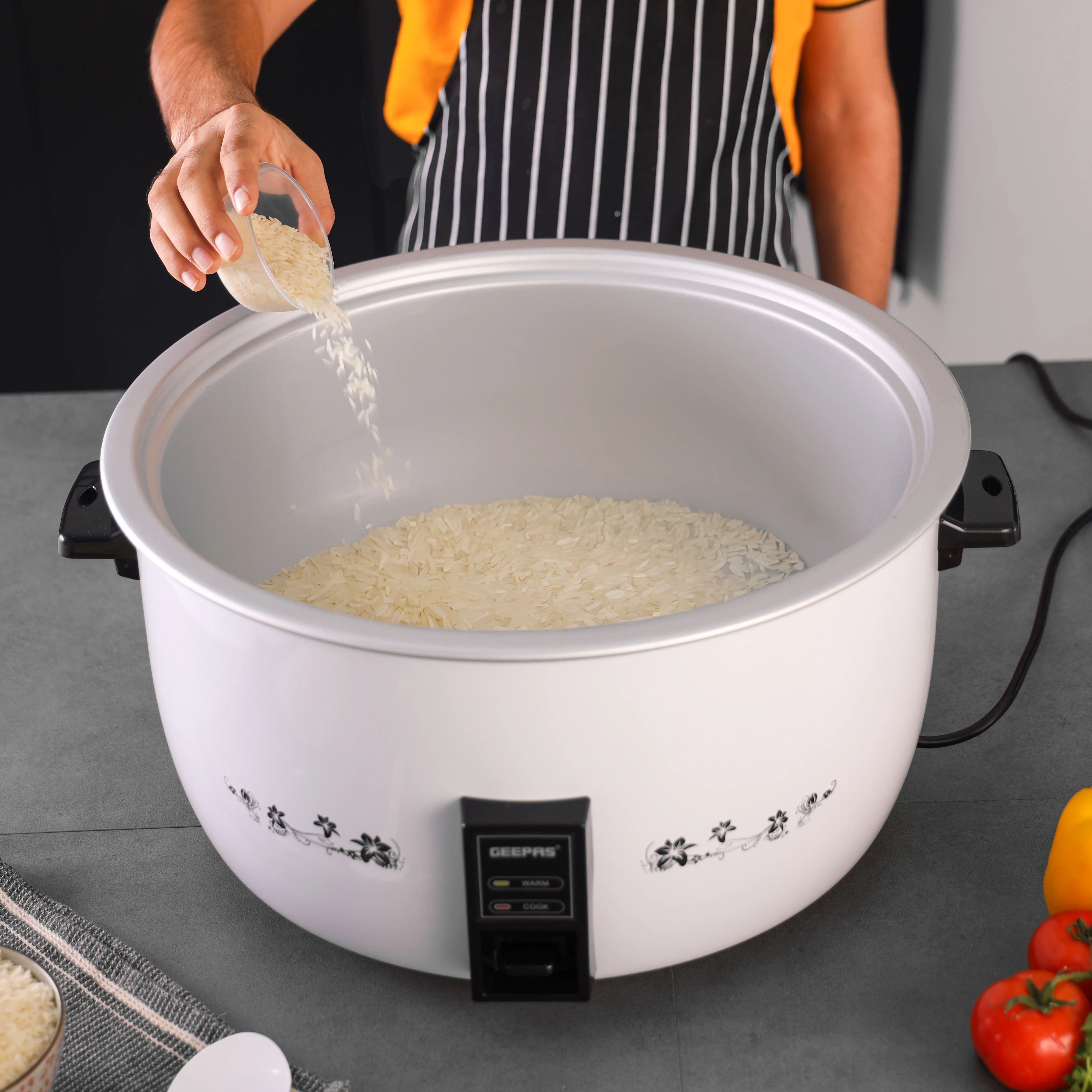 Geepas Commercial Rice Cooker GRC4323 | 10L Capacity | 2800W Power | Cook & Keep Warm Function | Durable Aluminium Inner Pot | Stainless Steel Lid | 2 Years Warranty - Image 3